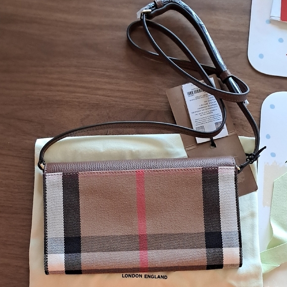 Burberry Tan 'Hannah' NWT Crossbody - Picture 3 of 5